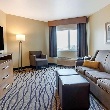 Comfort Inn & Suites Market - Airport Грейт Фолс Екстериор снимка